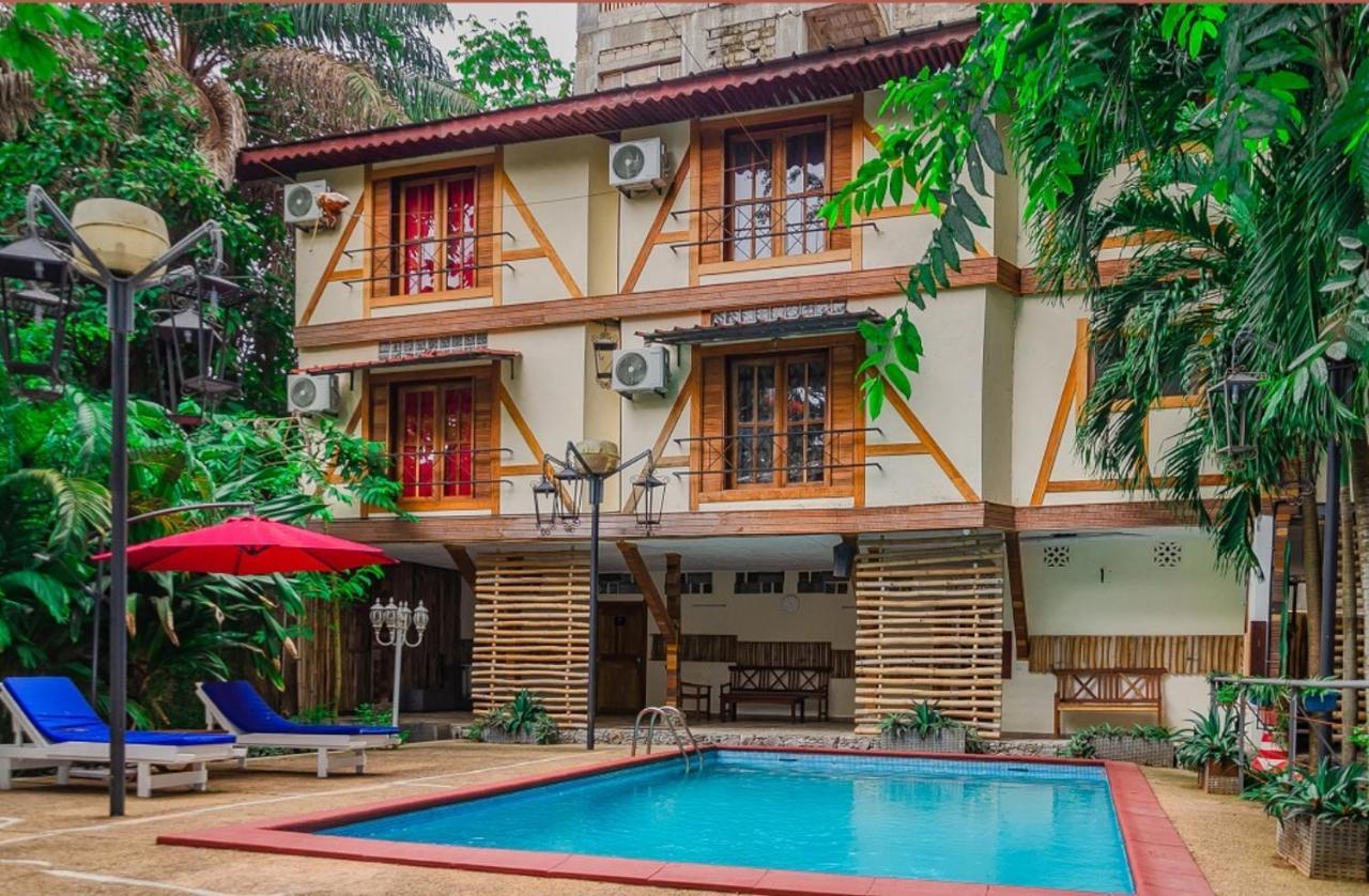 Boutique Hotel Pavillon Abidjan Exteriör bild